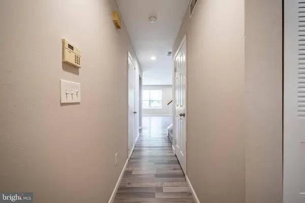 16 THEO, Burlington, NJ 08016