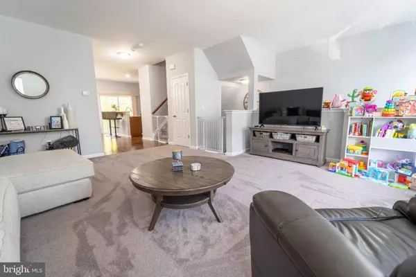 145 CREEKSIDE WAY, Burlington, NJ 08016