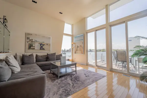 641 Carson Ave, Atlantic City, NJ 08401-2742