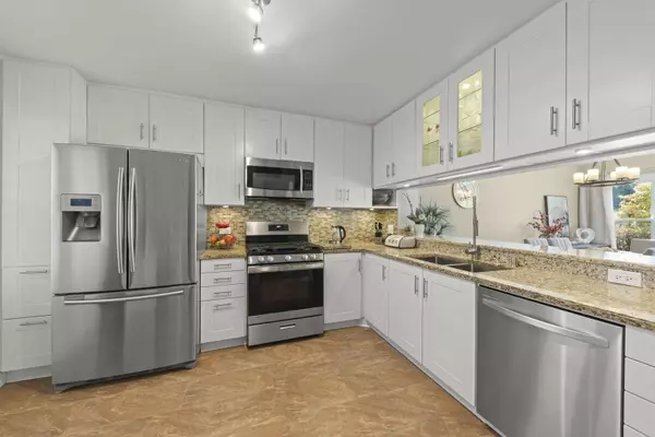 1767 VERMONT DR #1767, Elk Grove Village, IL 60007