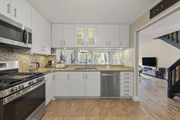 1767 VERMONT DR #1767, Elk Grove Village, IL 60007