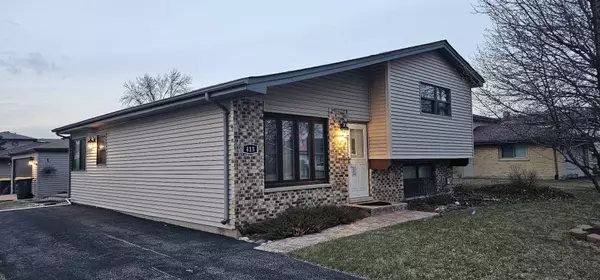 413 CANYON TRL, Carol Stream, IL 60188