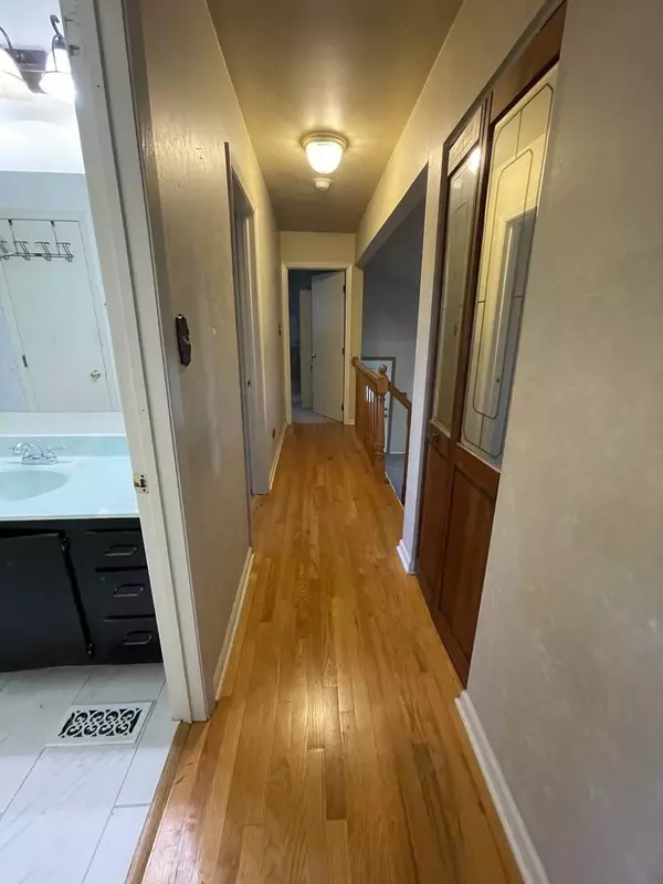 413 CANYON TRL, Carol Stream, IL 60188