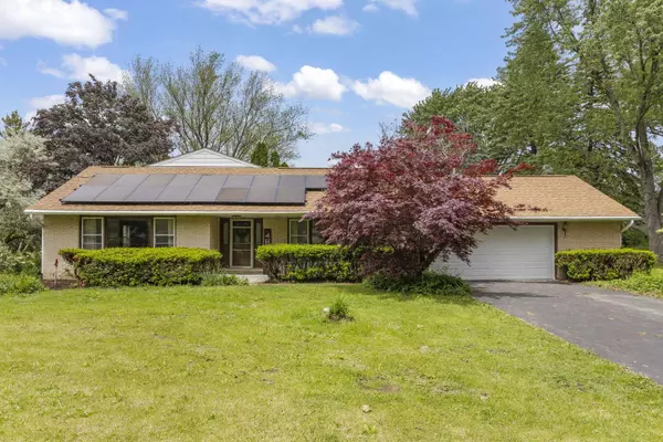 742 Crest AVE, Schaumburg, IL 60193