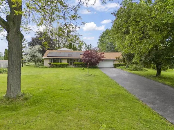 742 Crest AVE, Schaumburg, IL 60193