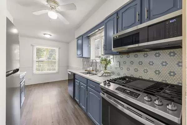 1516 Lighthouse DR, Naperville, IL 60565