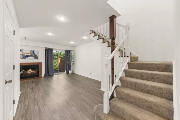 1516 Lighthouse DR, Naperville, IL 60565