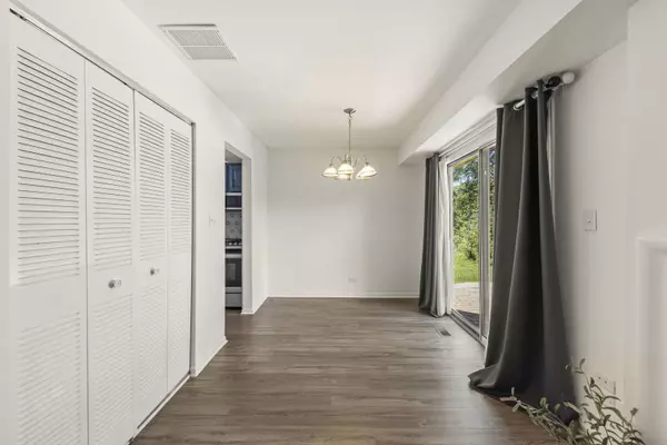 1516 Lighthouse DR, Naperville, IL 60565