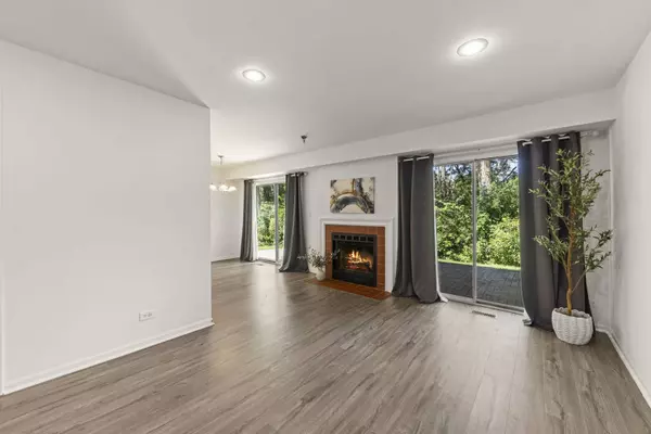 1516 Lighthouse DR, Naperville, IL 60565