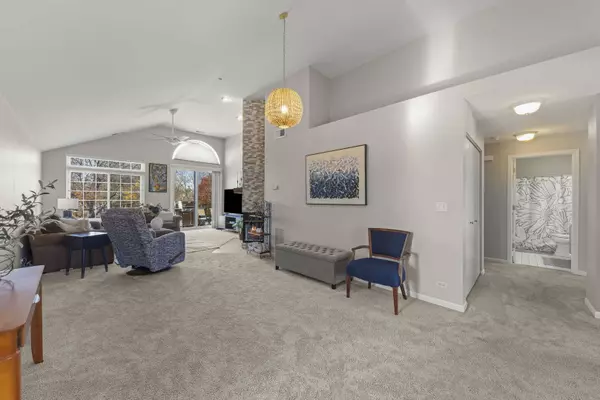 401 Cromwell CIR #2, Bartlett, IL 60103