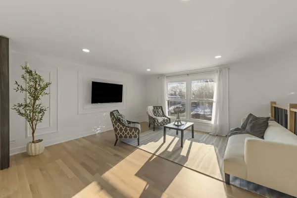 1122 Patricia CT, Schaumburg, IL 60193