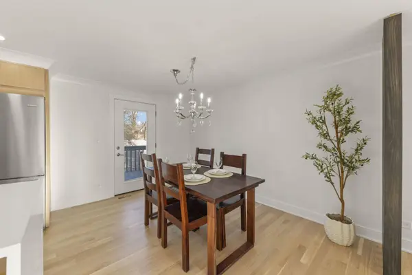 1122 Patricia CT, Schaumburg, IL 60193