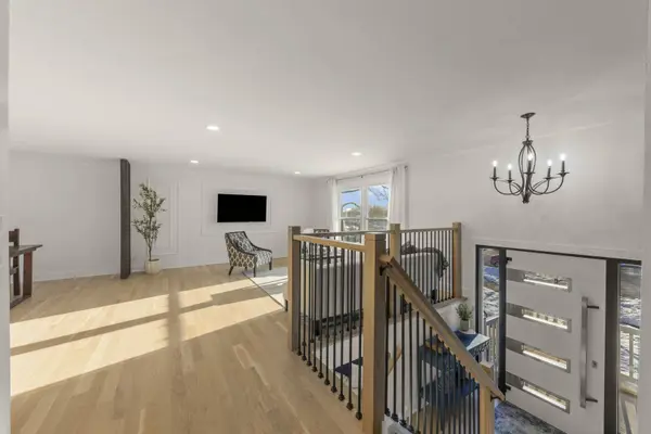 1122 Patricia CT, Schaumburg, IL 60193