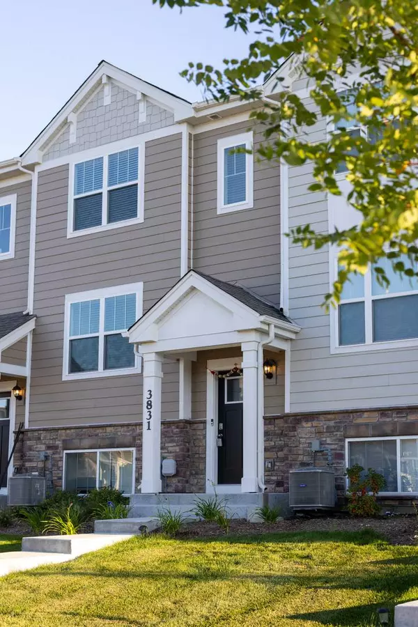 3831 Currant LN, Elgin, IL 60124