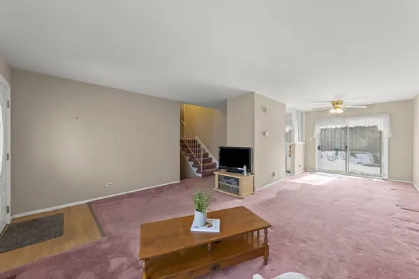 215 E Lincoln AVE, Glendale Heights, IL 60139