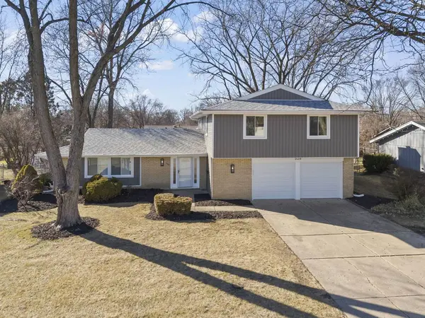 526 S SPRINGINSGUTH RD, Schaumburg, IL 60193