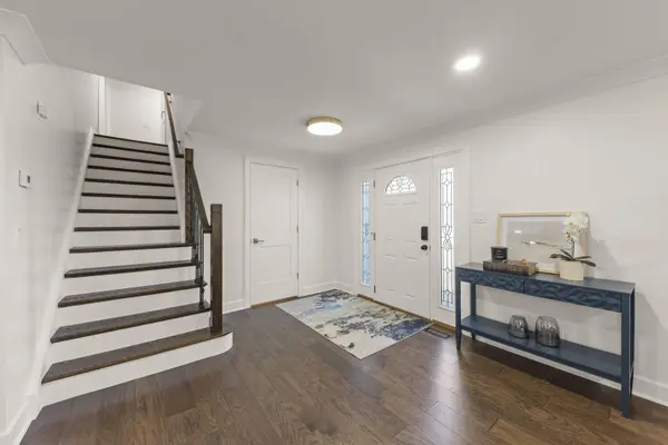 526 S SPRINGINSGUTH RD, Schaumburg, IL 60193