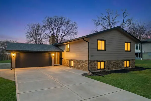 1338 Radcliffe LN, Schaumburg, IL 60193