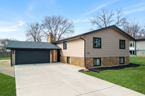 1338 Radcliffe LN, Schaumburg, IL 60193
