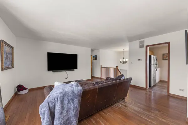 225 E Lincoln AVE, Glendale Heights, IL 60139