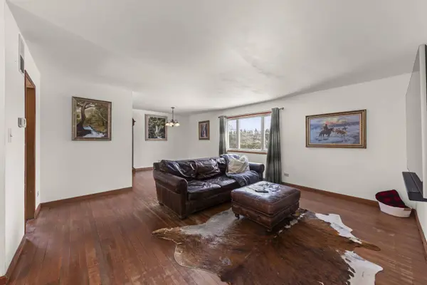 225 E Lincoln AVE, Glendale Heights, IL 60139