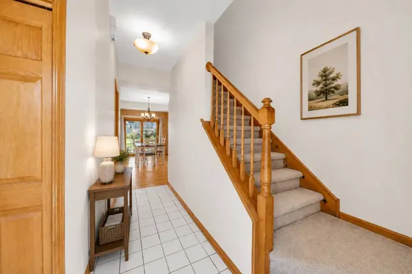 5 Deeke CT, Roselle, IL 60172
