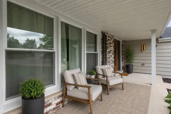 1134 Jamestown CT, Schaumburg, IL 60193