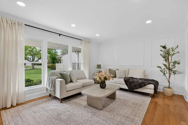 1134 Jamestown CT, Schaumburg, IL 60193