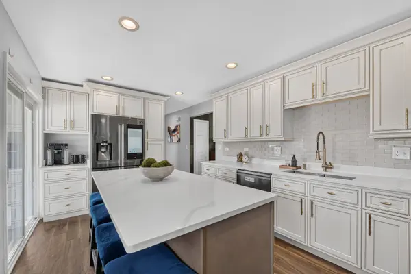 511 Wingate DR, Schaumburg, IL 60193