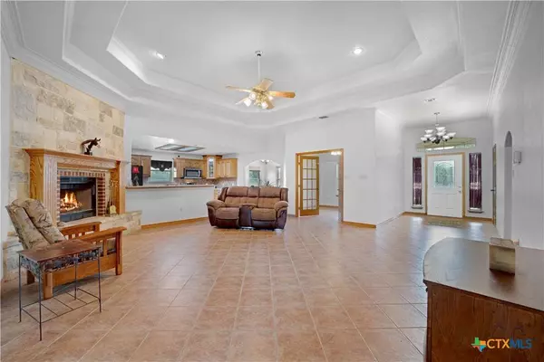 14053 Huber RD, Seguin, TX 78155