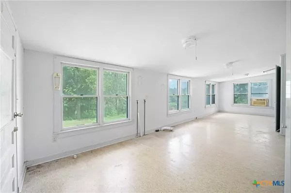 2021 Chinaberry LN, New Braunfels, TX 78130