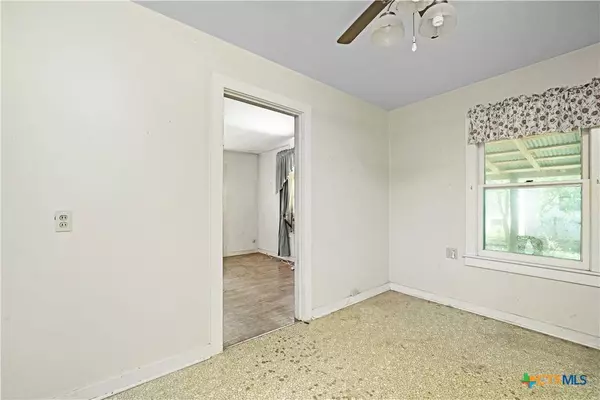 2021 Chinaberry LN, New Braunfels, TX 78130