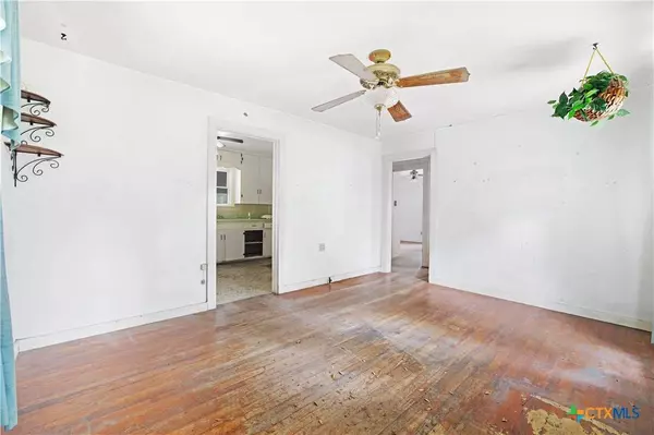 2021 Chinaberry LN, New Braunfels, TX 78130