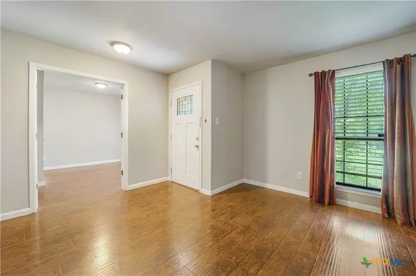 749 Summerwood DR, New Braunfels, TX 78130