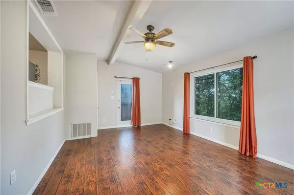 749 Summerwood DR, New Braunfels, TX 78130