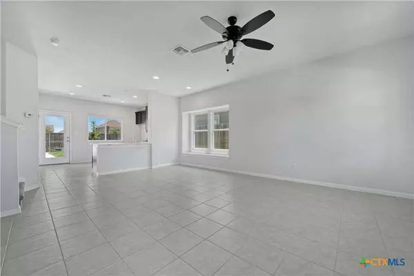 314 Spiny Lizard LN, San Marcos, TX 78666