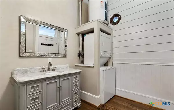 202 N Lbj DR #204, San Marcos, TX 78666