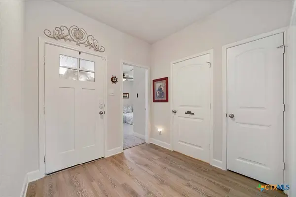 1449 Almond CRK, Seguin, TX 78155