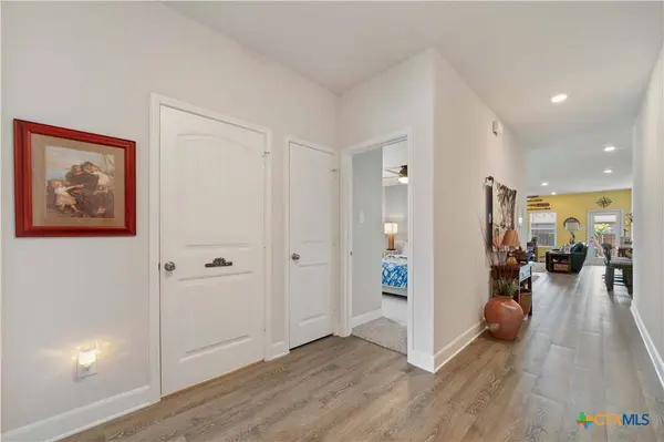 1449 Almond CRK, Seguin, TX 78155