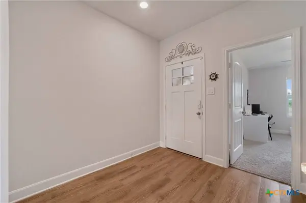 1449 Almond CRK, Seguin, TX 78155