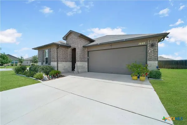 1449 Almond CRK, Seguin, TX 78155