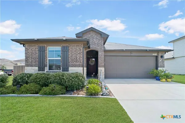 1449 Almond CRK, Seguin, TX 78155