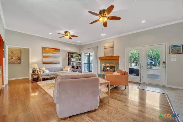 1000 Mountain View DR, San Marcos, TX 78666