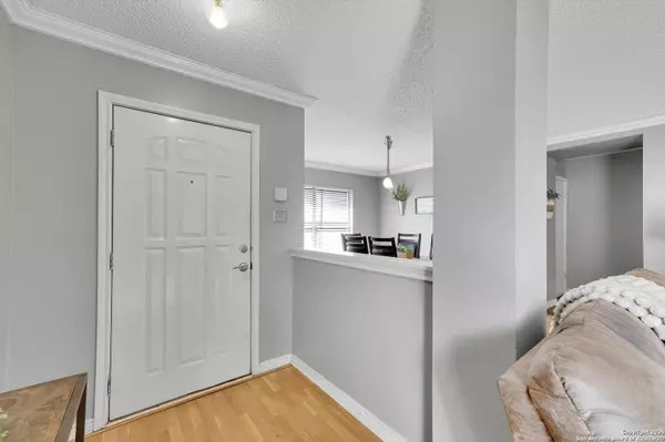 6747 Sunlit Pass, San Antonio, TX 78239