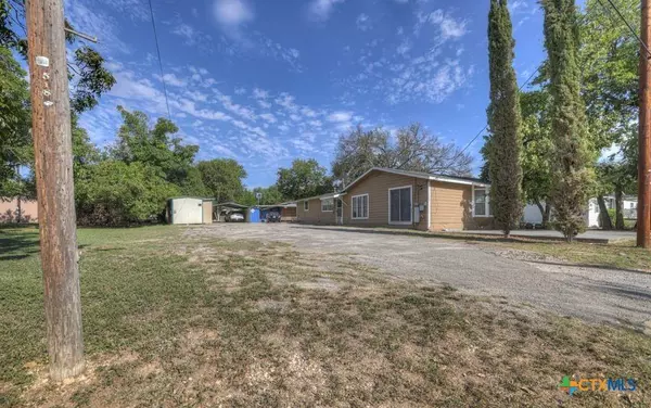 512 Valley ST, San Marcos, TX 78666