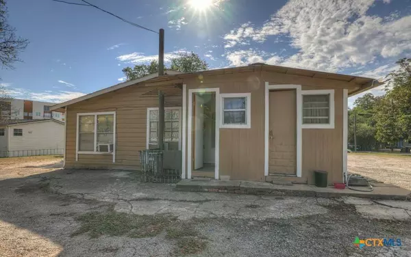 512 Valley ST, San Marcos, TX 78666