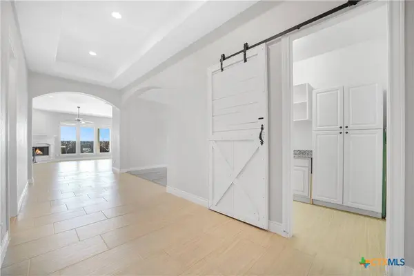 2725 Saddlehorn DR, Seguin, TX 78155