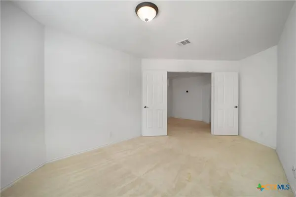 180 Beech DR, Kyle, TX 78640