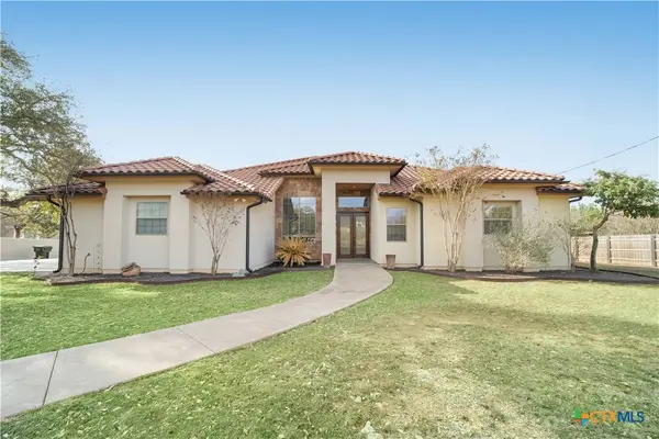 2450 Great Oaks DR, San Marcos, TX 78666