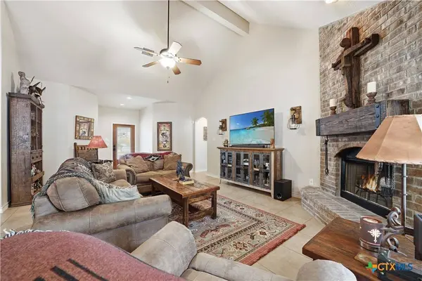 1777 Crossbow DR, Canyon Lake, TX 78133